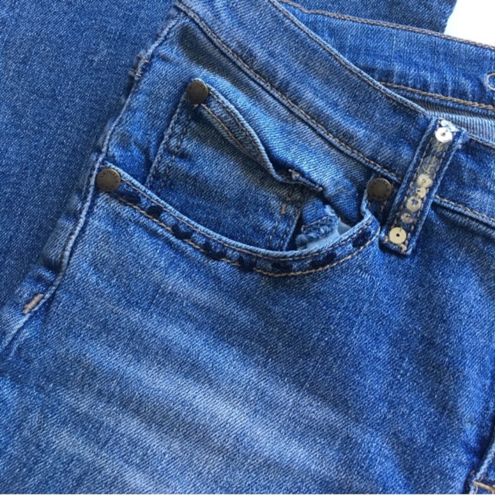 • Bootcut jeans • - Picture 2 of 3